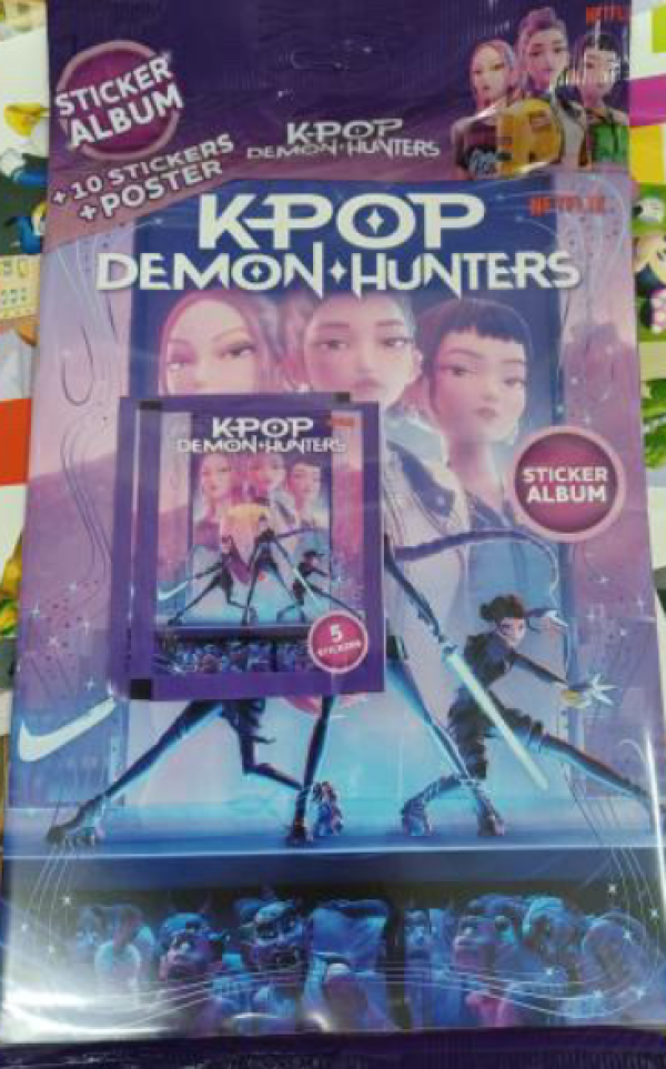 K-POP DEMON HUNTERS ΑΥΤΟΚΟΛΛΗΤΑ ALBUM STARTER PACK (KINA)