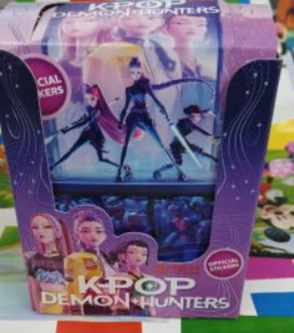 K-POP DEMON HUNTERS ΑΥΤΟΚΟΛΛΗΤΑ ΦΑΚΕΛΑΚΙ (KINA)